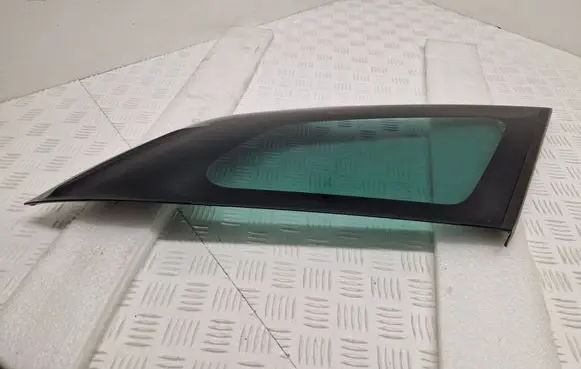 Citroen DS5 Rear side window E143R002212