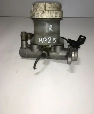 Mitsubishi Pajero Master brake cylinder