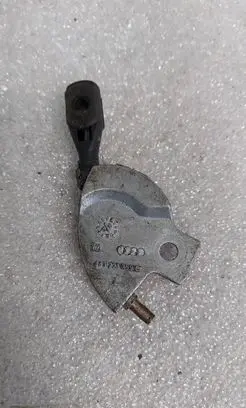 Audi 80 90 S2 B4 Accelerator pedal position sensor 443721759C