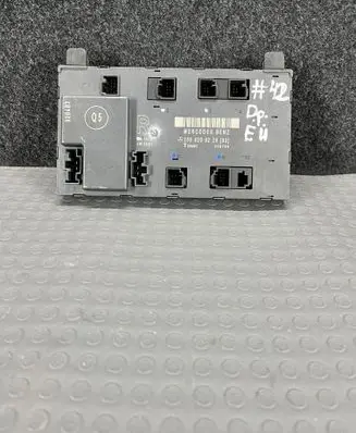 Mercedes-Benz CLK A209 C209 Door control unit/module 2098200226 A2098200226
