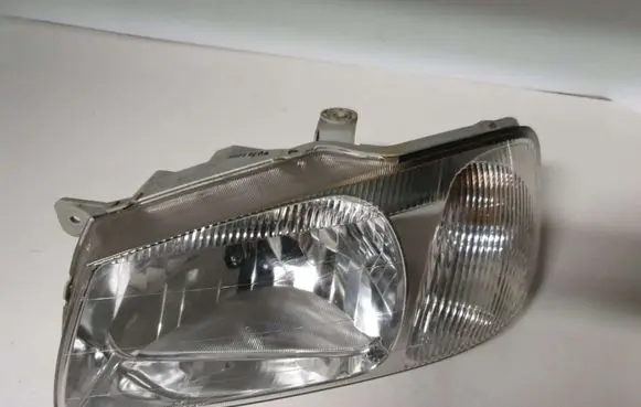 Hyundai Accent Headlight/headlamp 92101250