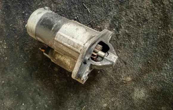 Nissan Qashqai Starter motor 8200584675 M000T87881
