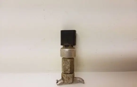 Audi A3 S3 8P Air conditioning (A/C) pressure sensor 1K0959126A 2C202