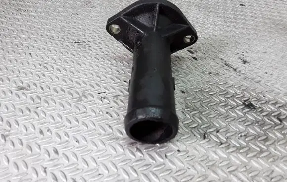 Volkswagen Golf IV Engine coolant pipe/hose 038121121