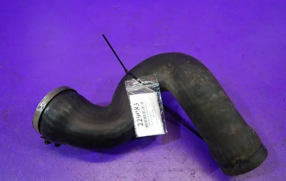 Volkswagen PASSAT B5 Intercooler hose/pipe 