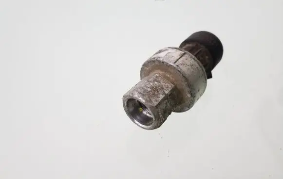 Opel Zafira B Air conditioning (A/C) pressure sensor 9131721 16K1MX4