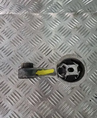 Engine mount bracket