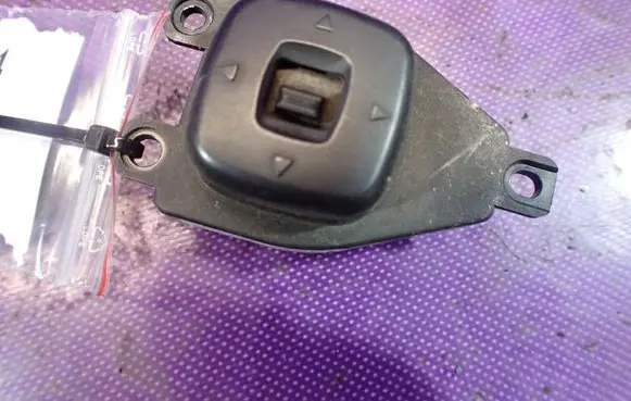 Mazda 3 I Wing mirror switch 