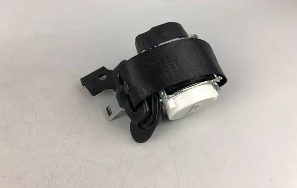 Mini One - Cooper F56 F55 Rear seatbelt 7313363
