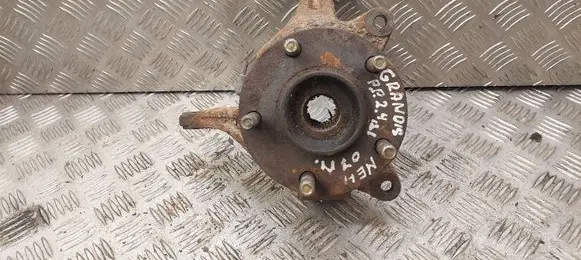 Mitsubishi Grandis Front wheel hub
