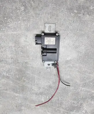 Chrysler 300 - 300C Aerial antenna amplifier 05059070AE