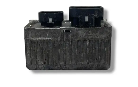 Opel Astra J Glow plug pre-heat relay 55574293