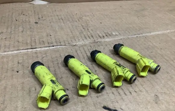 Toyota RAV 4 (XA20) Fuel injectors set 2325028050