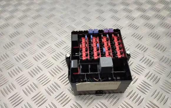 Ford B-MAX Fuse module AV1T14A005ADD