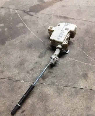 Volkswagen PASSAT B5.5 Central locking motor 3B0810773B 3B0959782