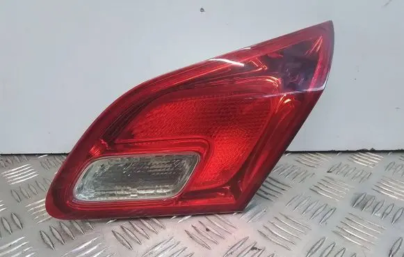Opel Astra J Tailgate rear/tail lights 1090098