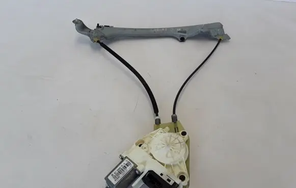 Renault Laguna III Rear window lifting mechanism without motor 827300001R