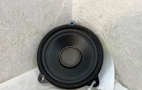 Jaguar XE Panel speaker GX7318808EA