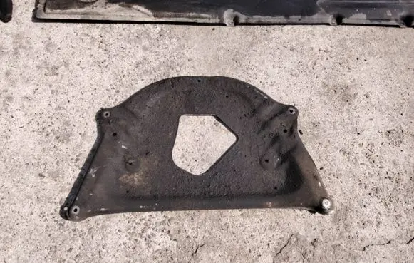 BMW 5 E60 E61 Engine splash shield/under tray 31116759878