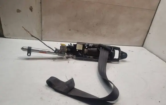 Volvo C30 Front seatbelt 30642222