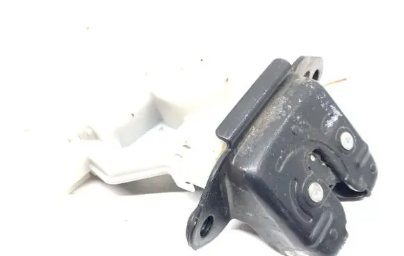 Renault Kadjar Tailgate exterior lock 