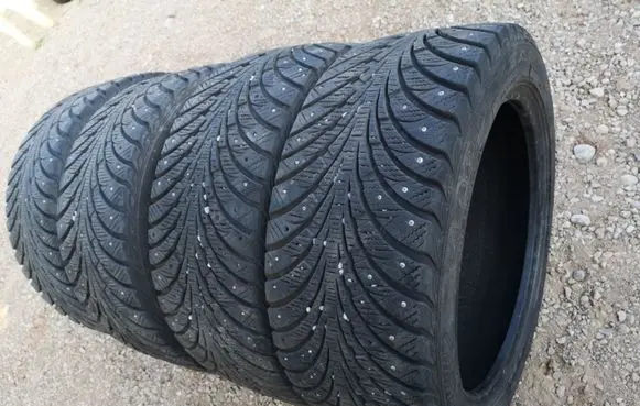 BMW 6 E63 E64 R17 winter/snow tires with studs 23545R1794T