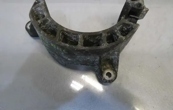 Porsche Cayenne (9PA) Engine mounting bracket