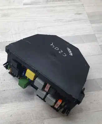 Mercedes-Benz C W204 Fuse box set A2129003514 A2129020706 A2129015204