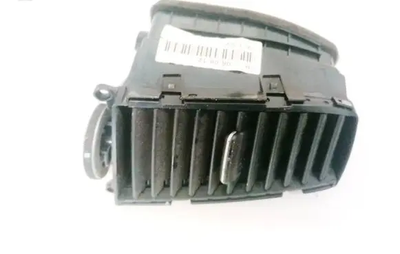 Hyundai Santa Fe Dash center air vent grill 974102B000 97410-2B000