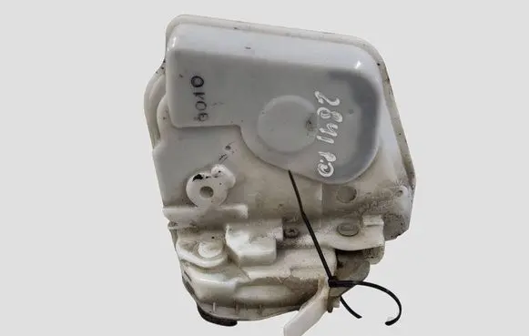 Mazda 6 Front door lock B0516 GS1F 8D09