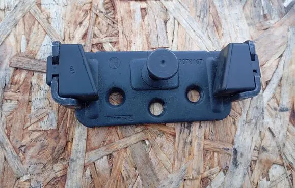 BMW 1 E81 E87 Loading door lock loop/hook striker 7078167