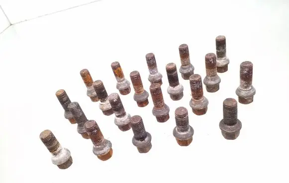 Volkswagen Touran I Nuts/bolts 