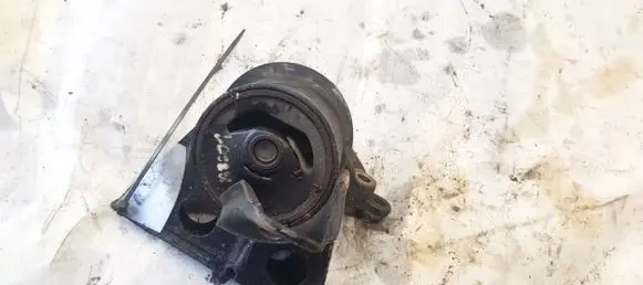 Nissan X-Trail T30 Engine mount bracket
