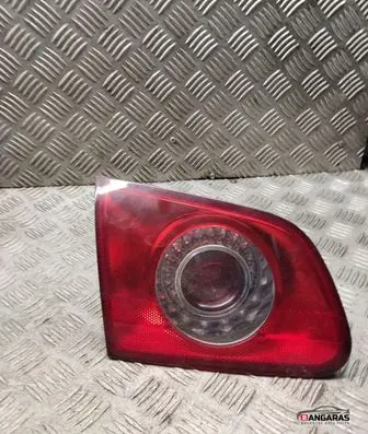 Tailgate rear/tail lights
