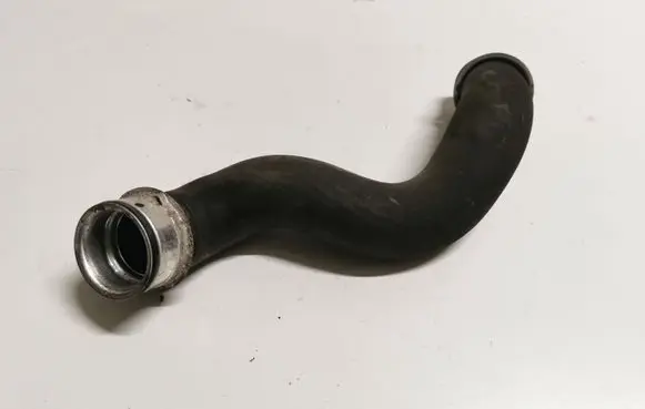 Mercedes-Benz E W212 Engine coolant pipe/hose A2045011682