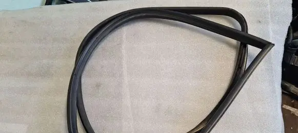 Audi 80 90 S2 B4 Front door rubber seal 