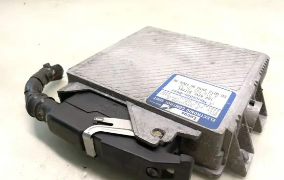 Mercedes-Benz C W202 Engine control unit/module A0165457632