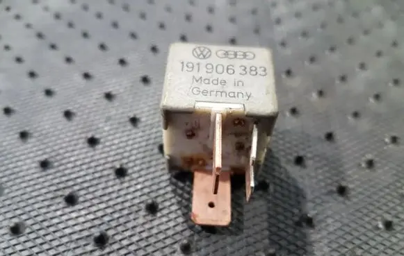 Volkswagen Golf IV Other relay 191906383