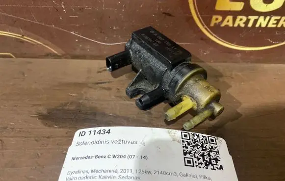 Mercedes-Benz C W204 Turbo solenoid valve A0071531428