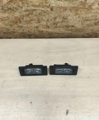 Porsche Cayenne (9Y0 9Y3) Number plate light 5NA943021