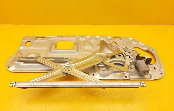 Mitsubishi L200 Rear window lifting mechanism without motor