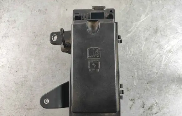 Jaguar F-Pace Fuse box cover gx7314a076aa