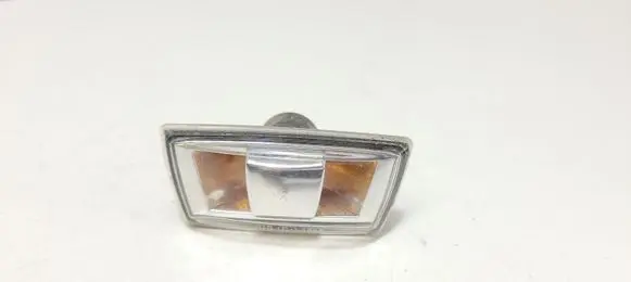 Opel Zafira B Front fender indicator light 13131298