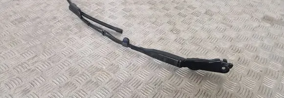 Volvo XC40 Front wiper blade arm 31457316
