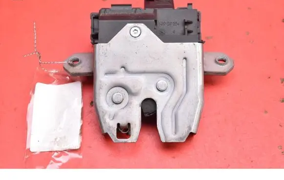Volvo V40 Tailgate/trunk/boot lock/catch/latch 31335870