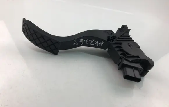 Volkswagen PASSAT B8 Accelerator throttle pedal 5Q1723503H