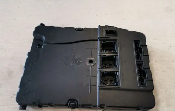 Renault Scenic II - Grand scenic II Comfort/convenience module 8200525385