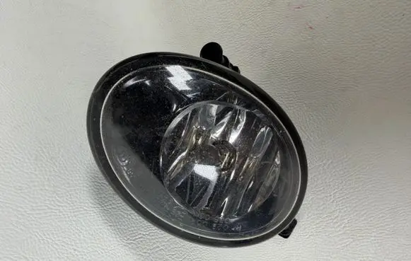 Volkswagen Golf VI Front fog light 