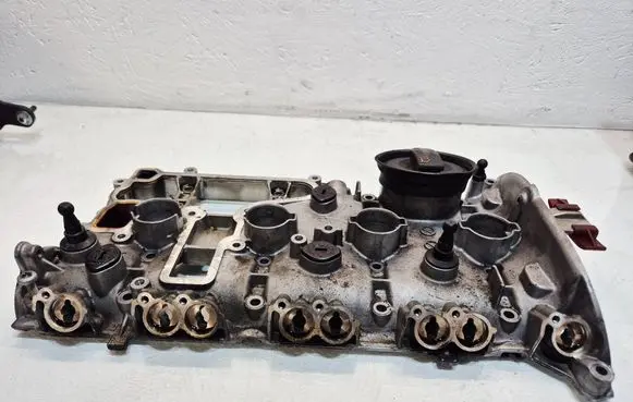 Audi Q5 SQ5 8R Rocker cam cover 06H103475H