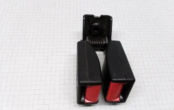 Opel Zafira A Rear seatbelt buckle 90580904 251000 061373
